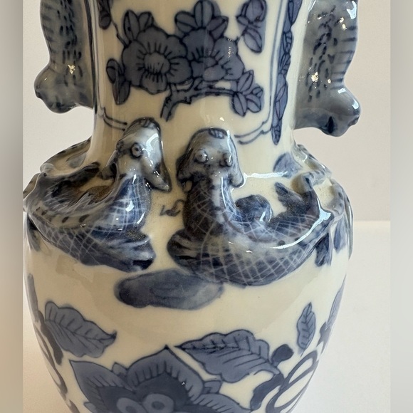 Gorgeous Chinese Porcelain Blue White Vase Vintage EC - Picture 3 of 8